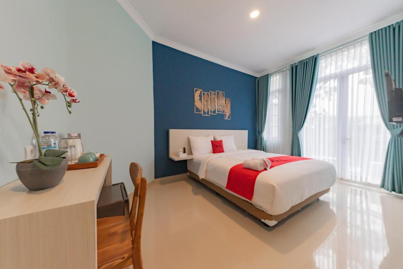 Reddoorz Plus Near Surapati Core Bandung Eksteriør bilde