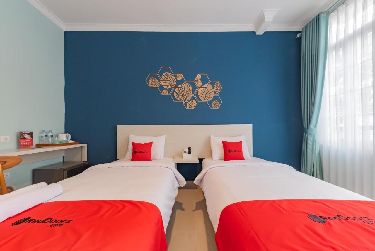 Reddoorz Plus Near Surapati Core Bandung Eksteriør bilde