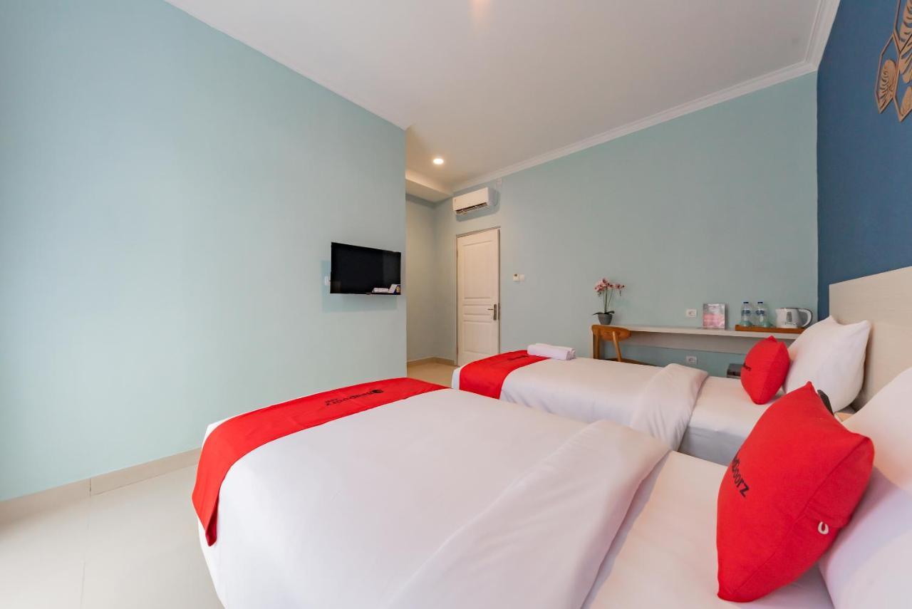 Reddoorz Plus Near Surapati Core Bandung Eksteriør bilde